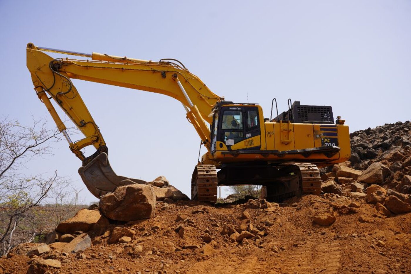 Komatsu PC700